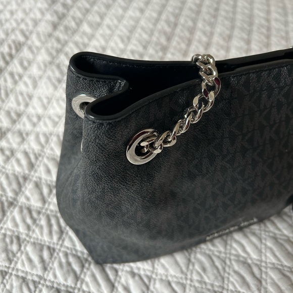 Michael Kors Shoulder Bag - Picture 6 of 9